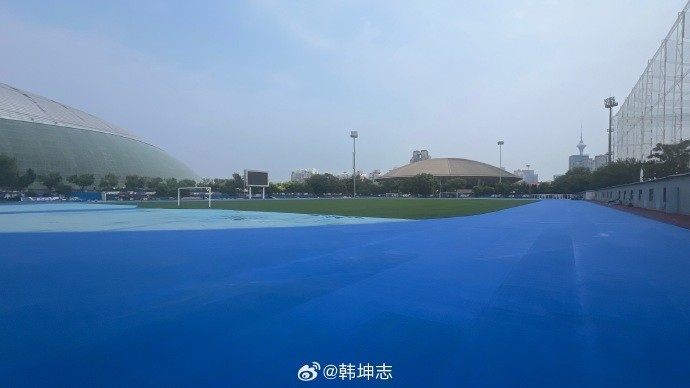 天津奧體中心外場(chǎng)更換草皮跑道，記者：這是津門(mén)虎惦記的