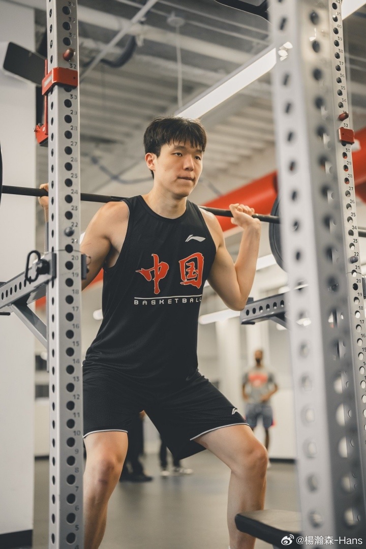 楊瀚森：感謝中國籃協(xié)和國家隊的理解與支持 路才剛剛開(kāi)始！