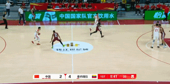 可圈可點(diǎn)！旅美小將王俊杰半場(chǎng)4中2拿到5分3板