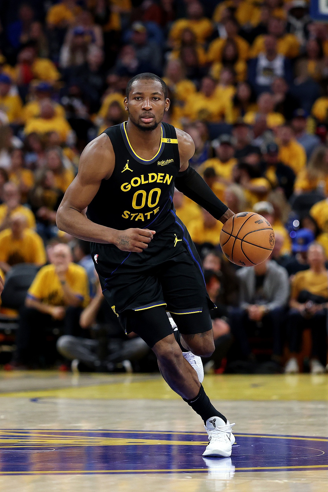 Shams：國王與太陽(yáng)已經(jīng)就庫明加提出報價(jià) 且有首發(fā)承諾