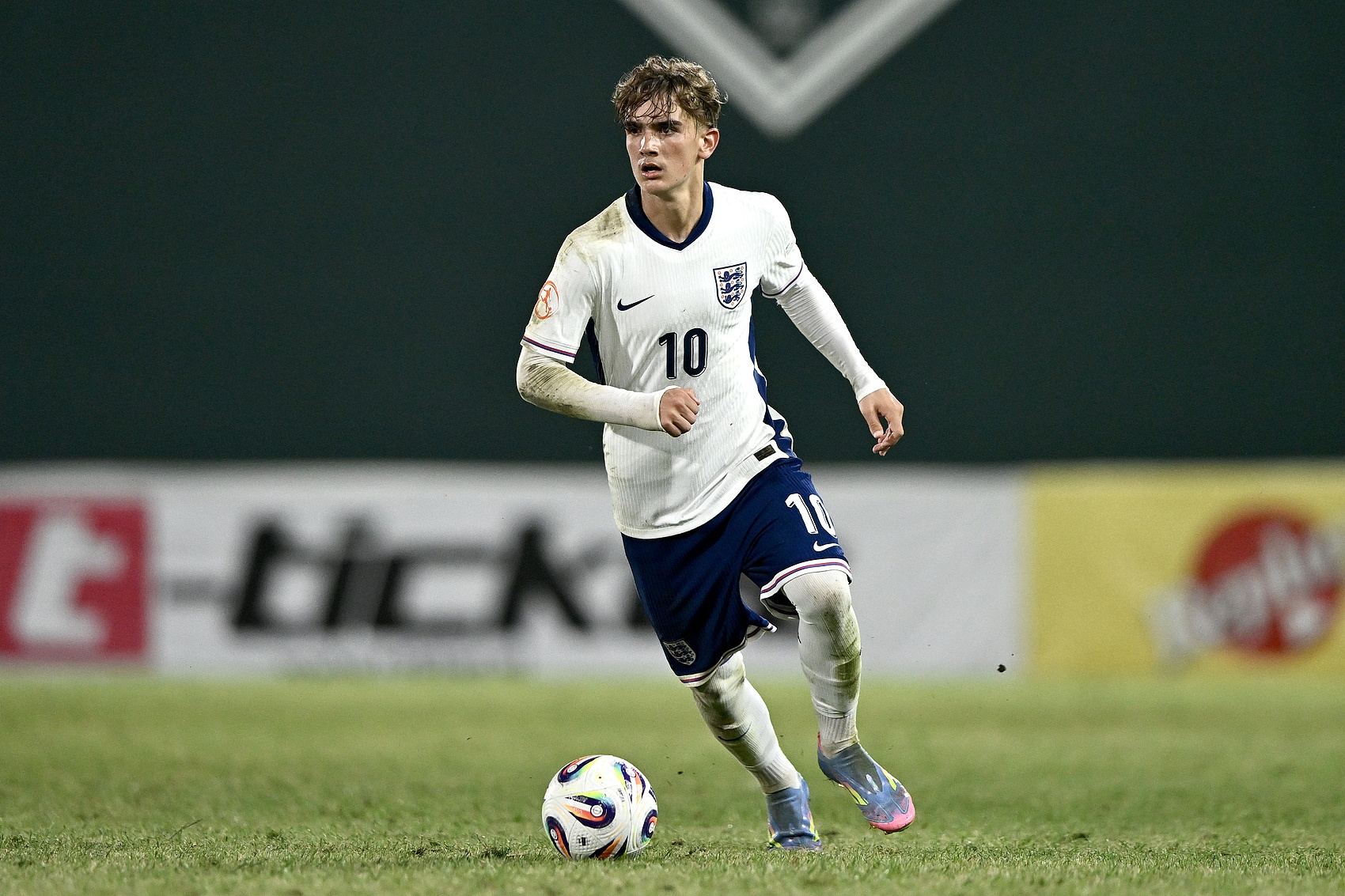 西蒙-喬丹：阿森納小將道曼潛力堪比亞馬爾，將來(lái)能成為超巨