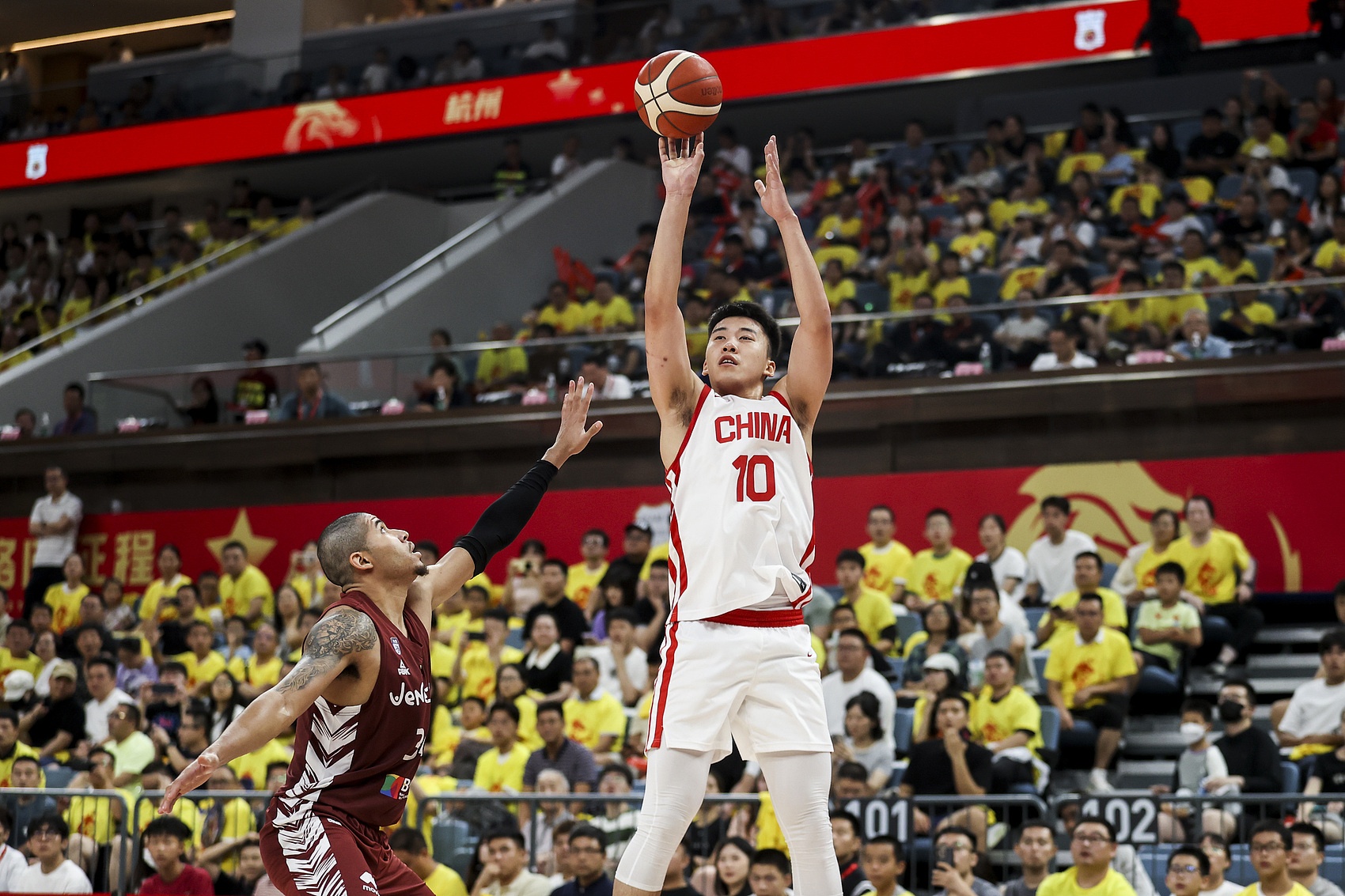 王俊杰身體強壯&對抗能力強 而且還有不錯的三分投射能力