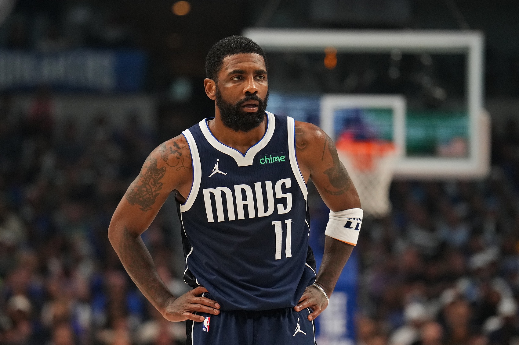 ???？怂梗捍蠹叶紩?huì )運球和控球 但從沒(méi)有人能像歐文那樣突破