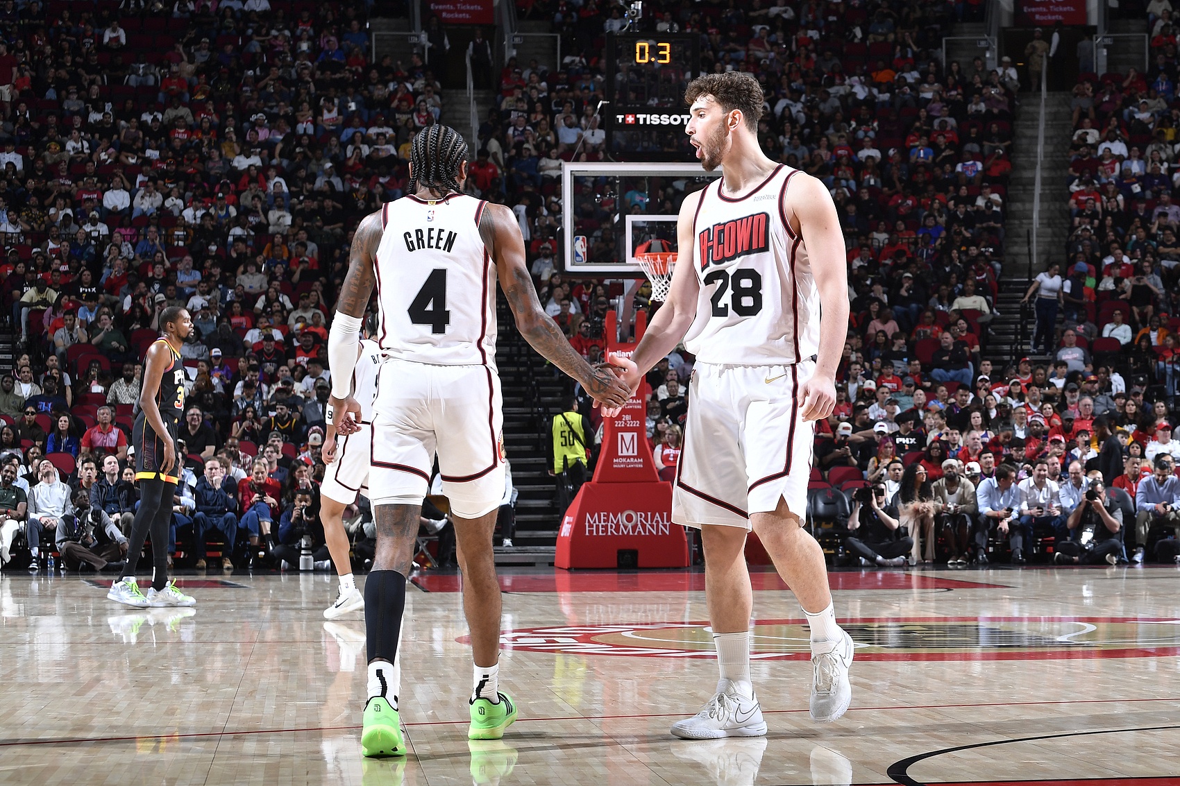 講不出再見(jiàn)??！杰倫-格林曬合照祝申京23歲生日快樂(lè )??