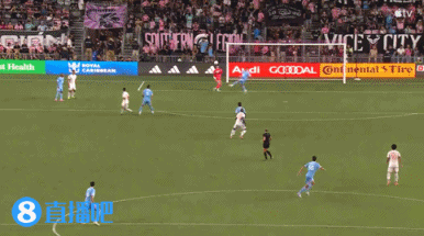 懊惱！蘇亞雷斯轉身抽射沒(méi)打好，自己也很不滿(mǎn)