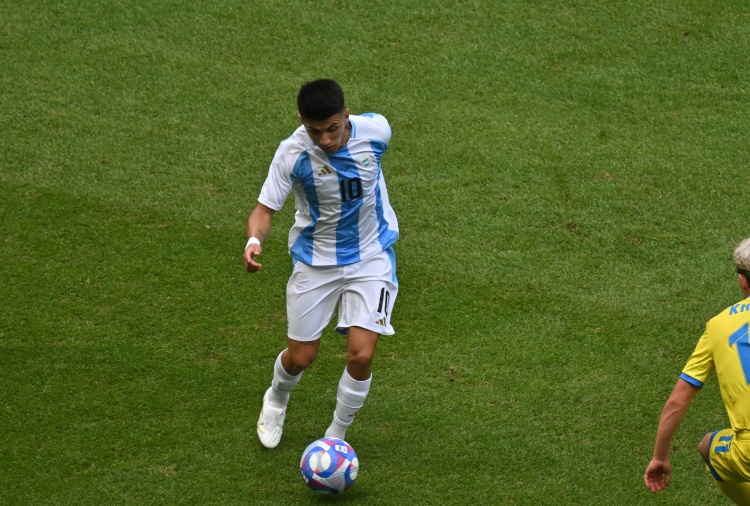 阿爾馬達：在國家隊我為小蜘蛛送出助攻，如今在馬競我們一起努力