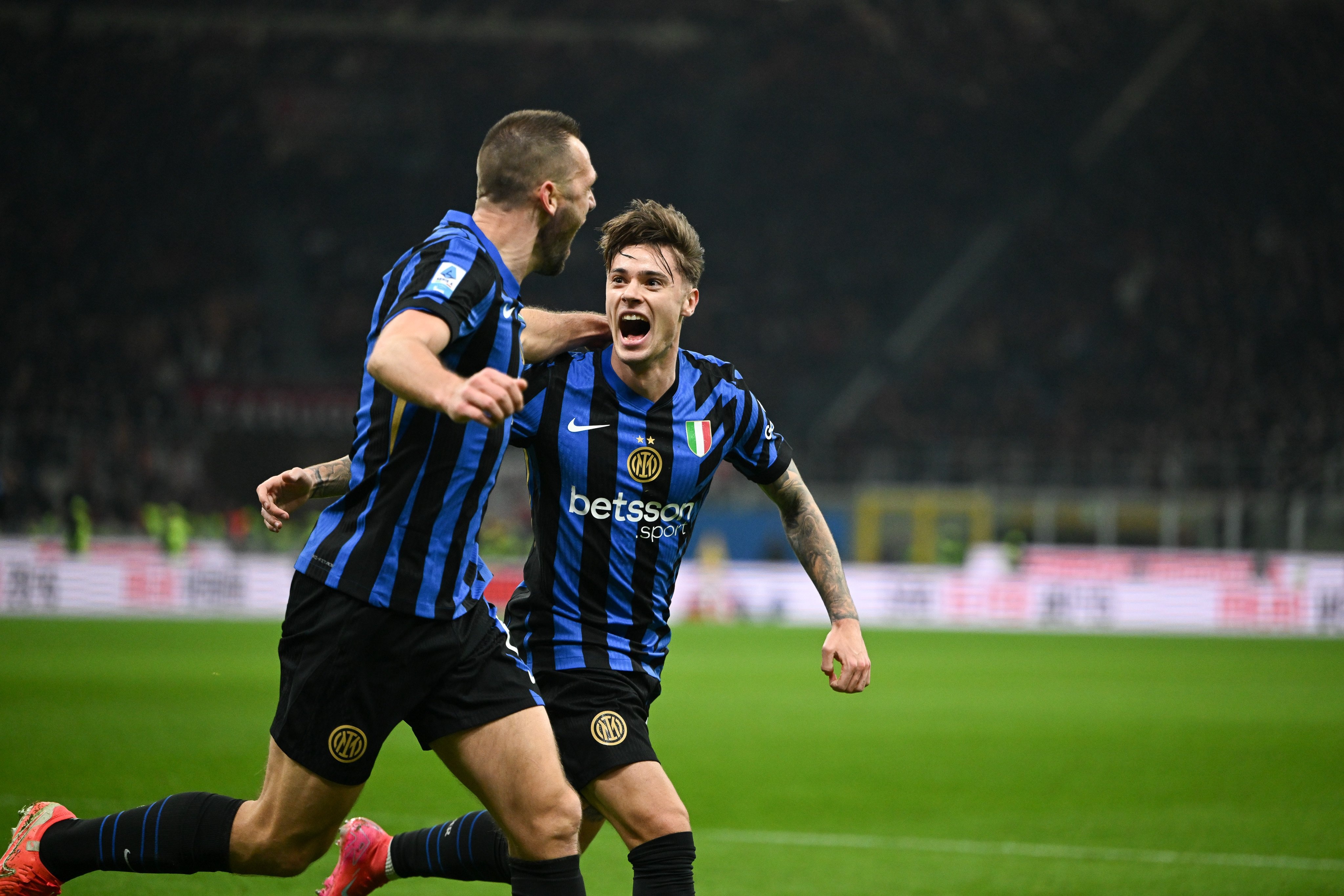 米體：扎萊夫斯基在國米是萬(wàn)金油，在齊沃戰術(shù)體系能出任4個(gè)位置