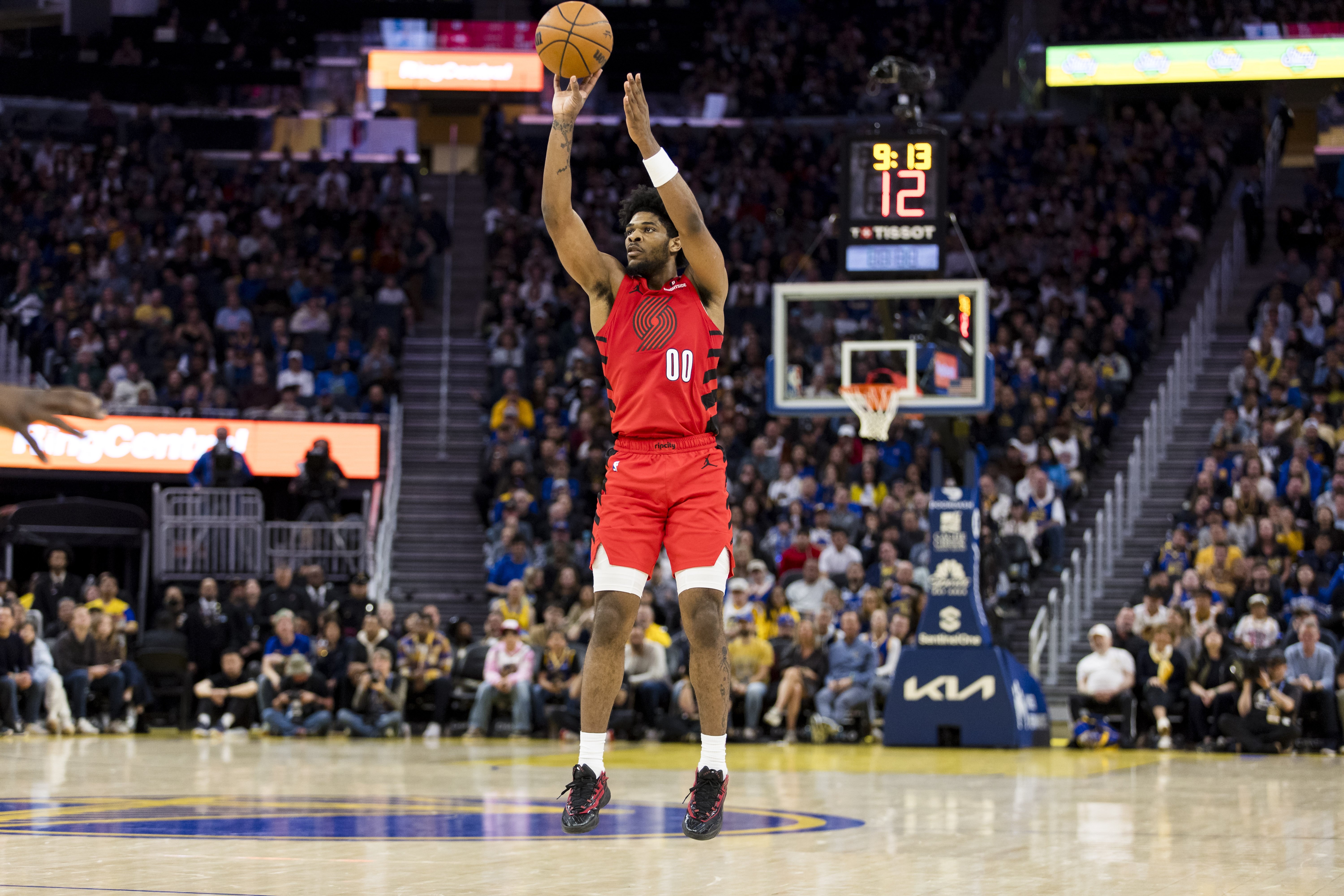 霍勒迪：亨德森很有侵略性是球隊未來(lái)之星 我會(huì )幫他展現能力