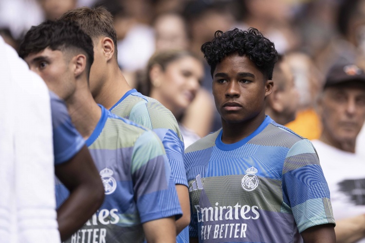 西媒：姆巴佩改穿皇馬10號后，恩德里克和加西亞成為9號球衣候選