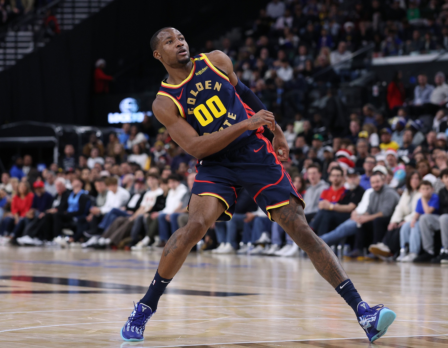 名記：庫明加和國王打了視頻電話(huà) 因后者提供首發(fā)位置所以他想去