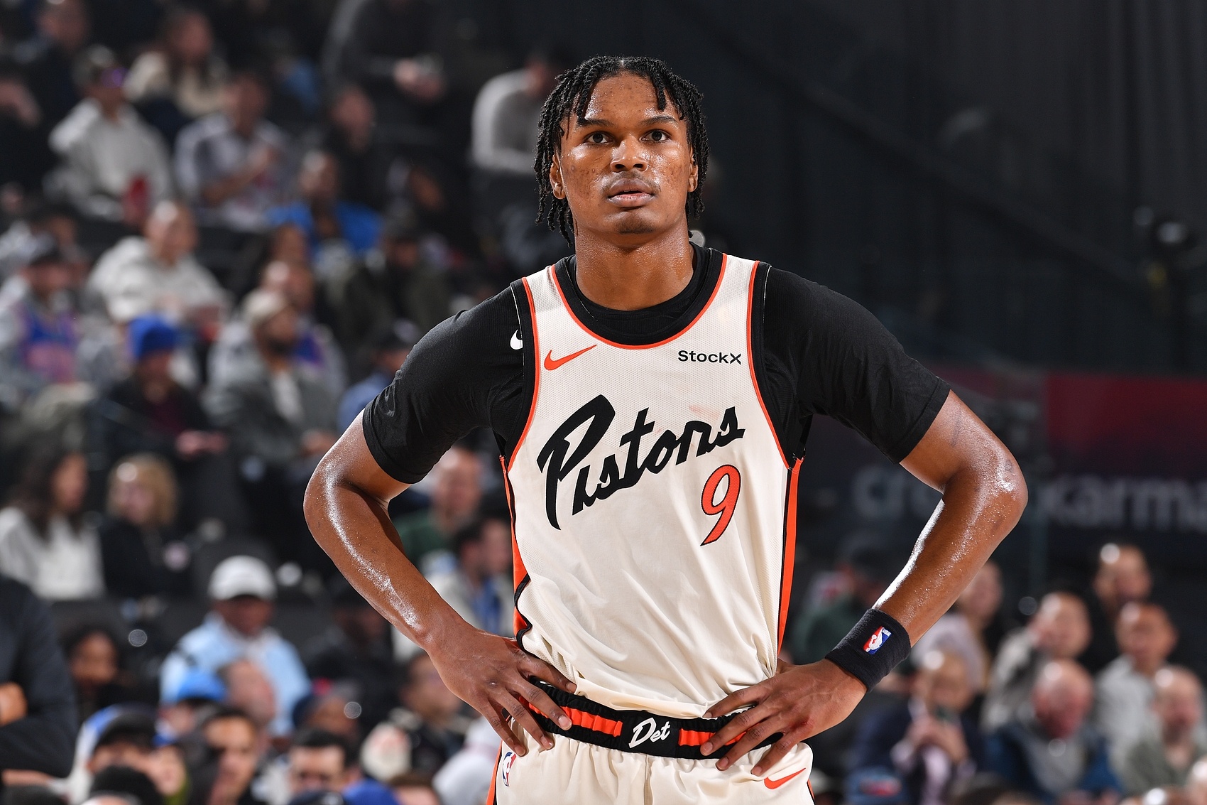 Lowe：奧薩爾會(huì )比外界預想的更快嶄露頭角 他能成為防守怪獸