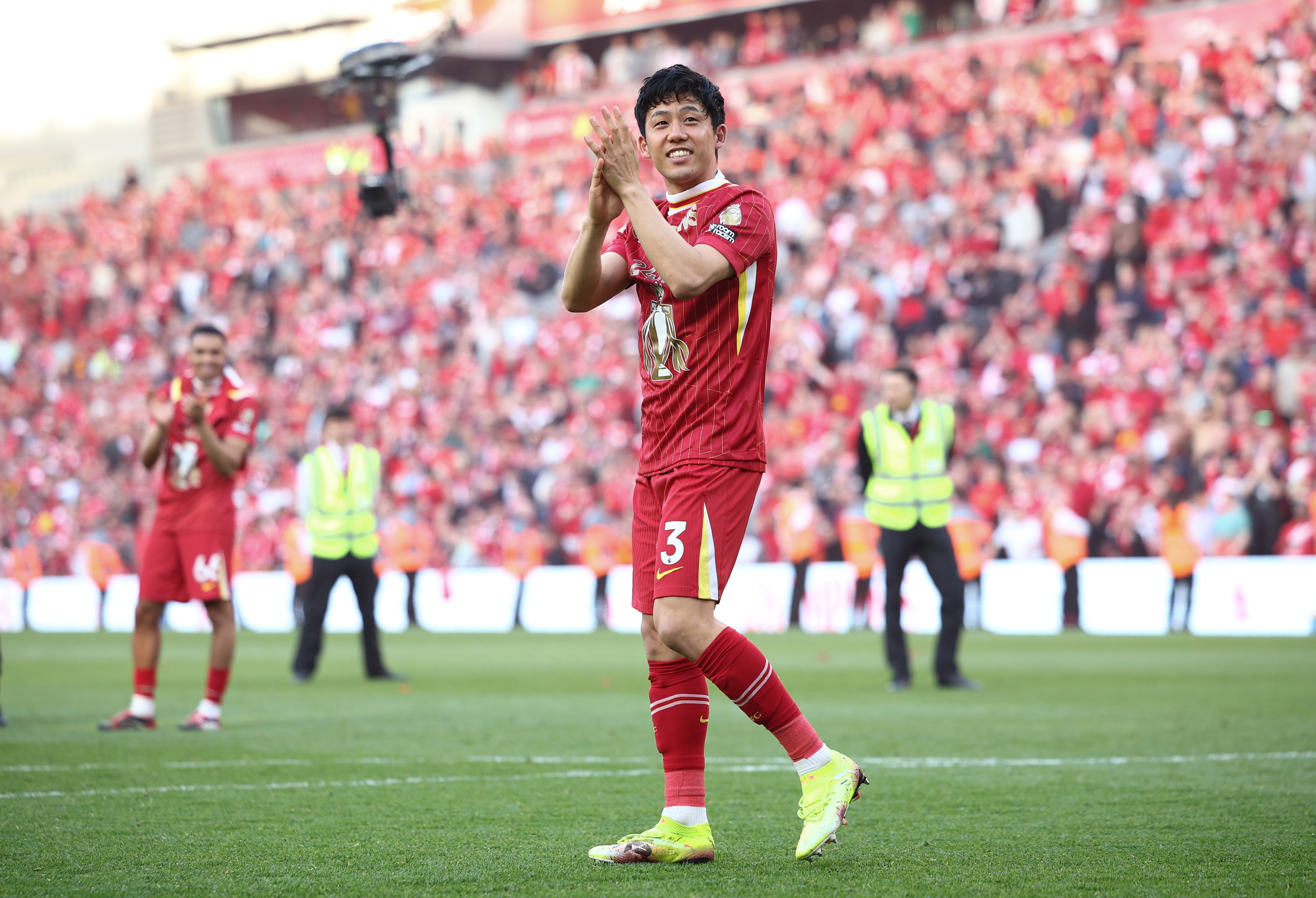 衛報：日本足球實(shí)力受到歐洲認可，諸多日本球員登陸英超引發(fā)關(guān)注