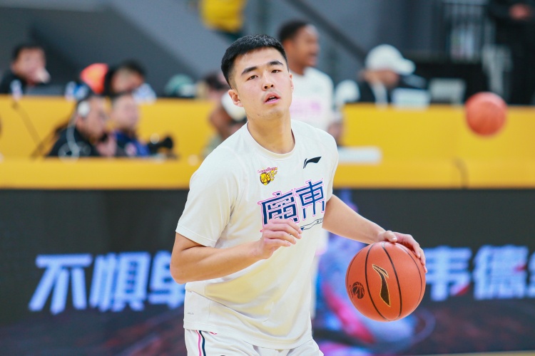 媒體人：廣東和張文逸將1年C類(lèi)合同續約 后者拒了其他隊更高報價(jià)