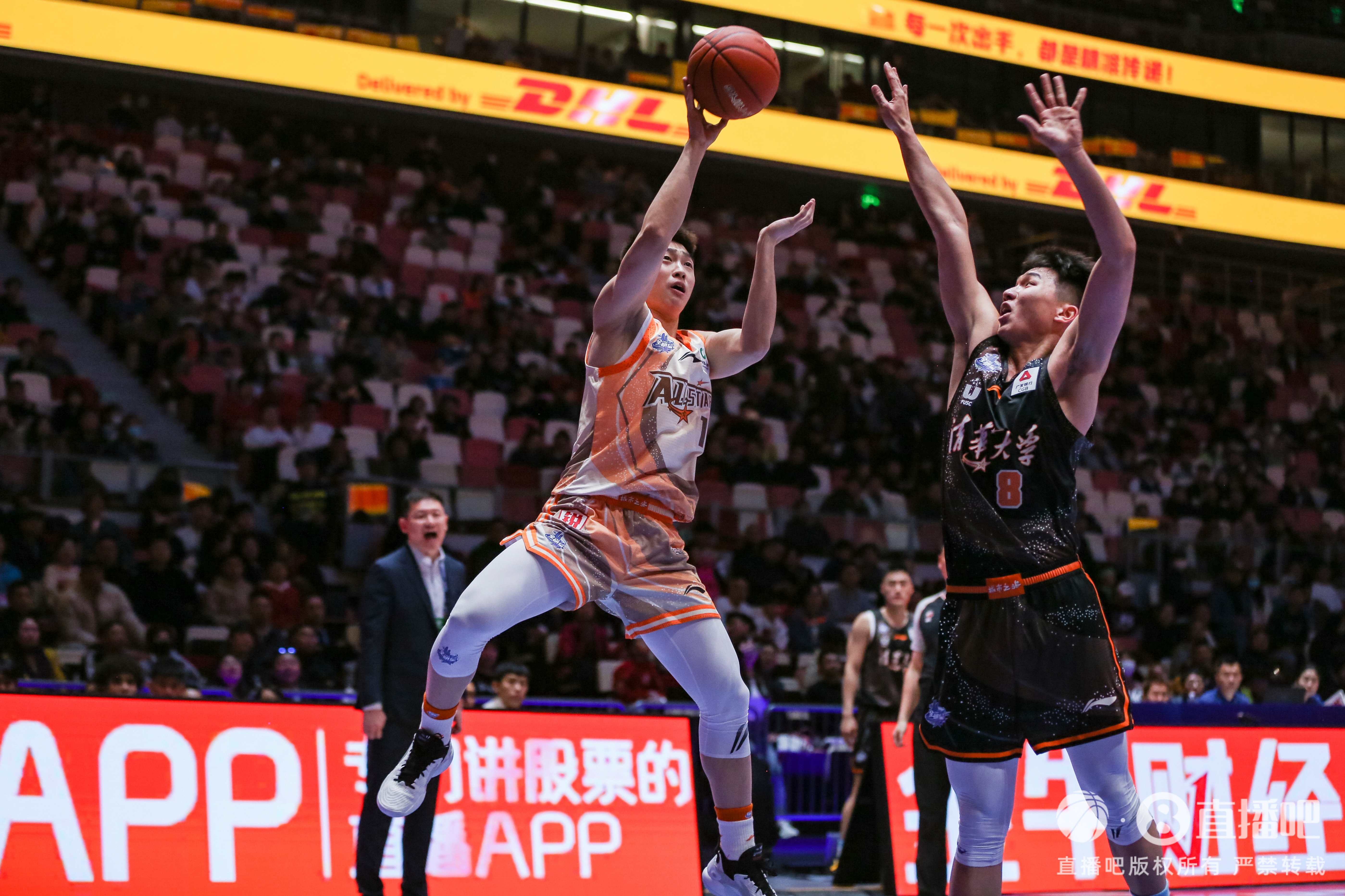 媒體人：籃球運動(dòng)員真的沒(méi)幾個(gè)三年 而且還是在最最關(guān)鍵的漲球期