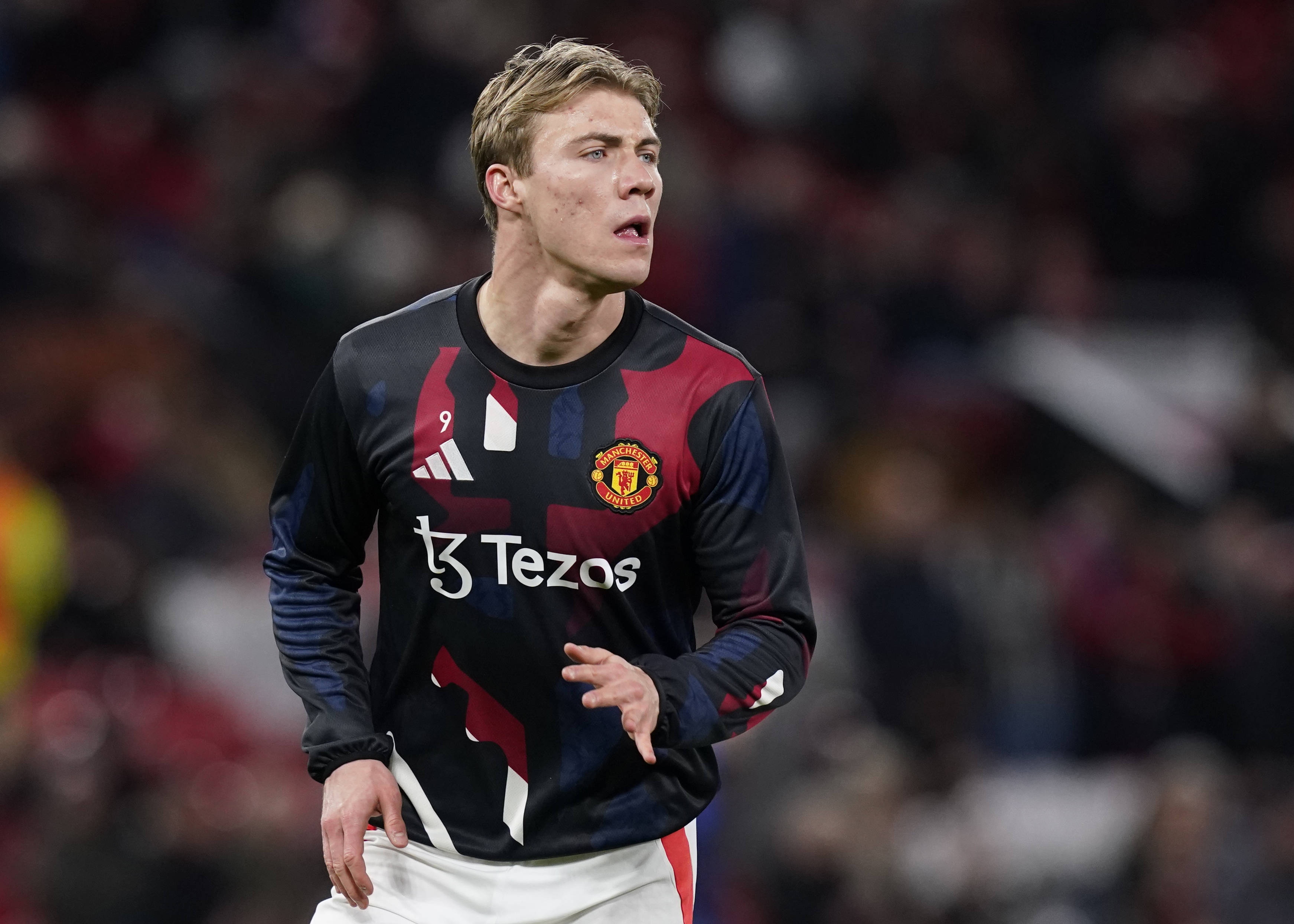 羅馬諾：霍伊倫決心留隊競爭，曼聯(lián)也沒(méi)有推動(dòng)他離隊的跡象