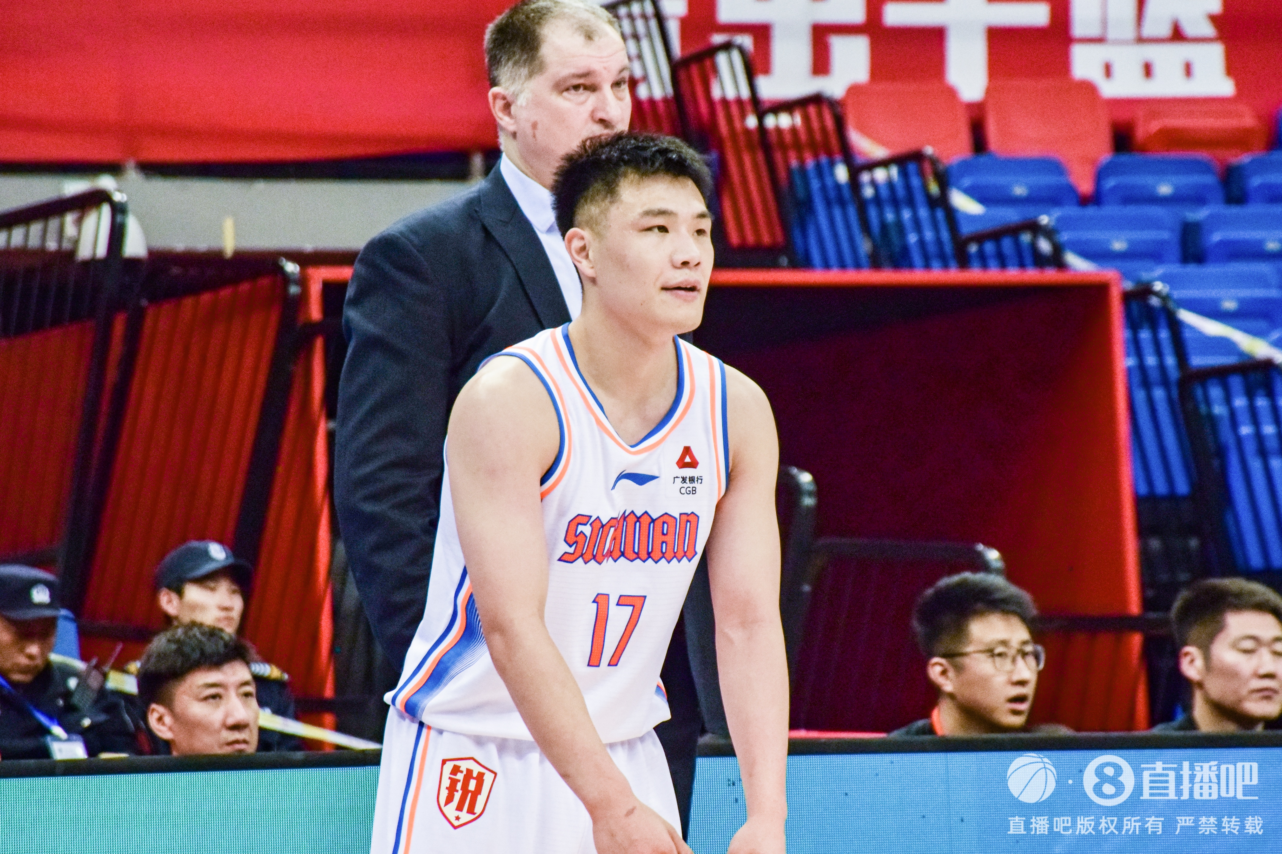 媒體人：方佳晨接近加盟北控 杜伯超等天津是否匹配北控開(kāi)的合同