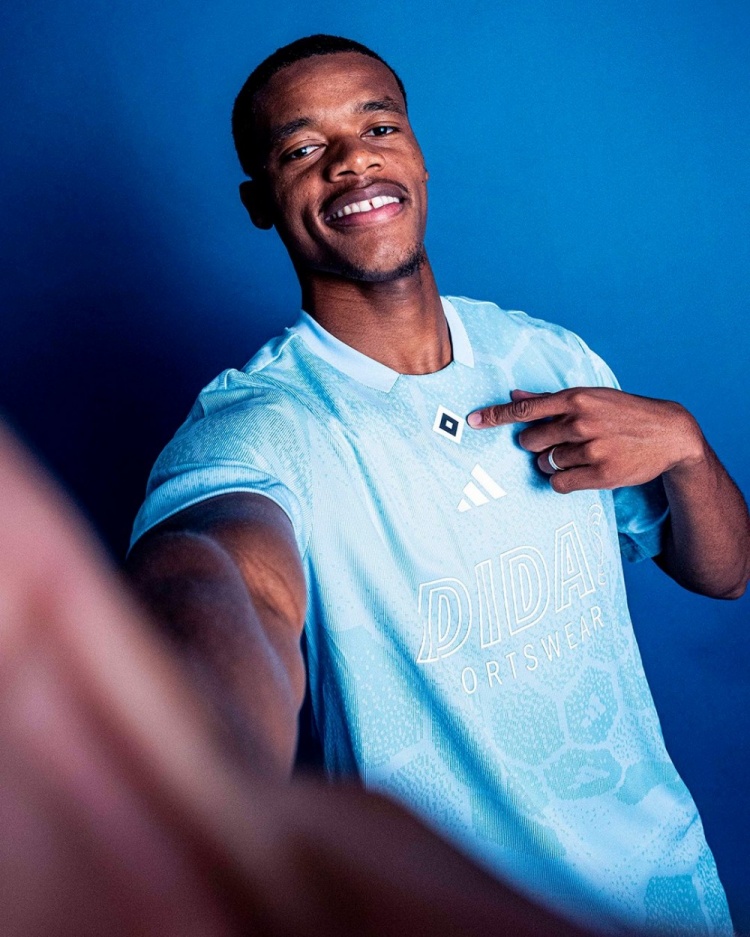 官方：漢堡租借25歲雷恩中后衛瓦爾梅德-奧馬里，包含買(mǎi)斷條款