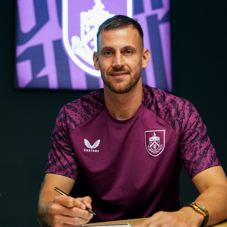 官方：紐卡門(mén)將杜布拉夫卡轉會(huì )伯恩利，簽約1年&身披1號球衣