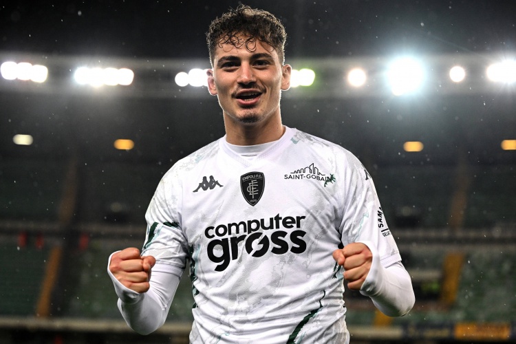 記者：卡利亞里領(lǐng)跑S-埃斯波西托競爭，報價(jià)450萬(wàn)歐+30%轉售分成