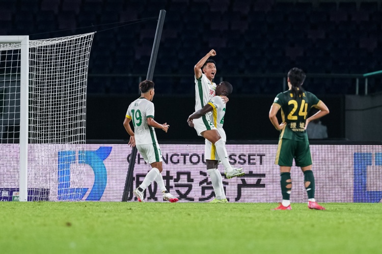 國安4-3戰勝浙江隊，贏(yíng)得球隊歷史上各項賽事第500勝