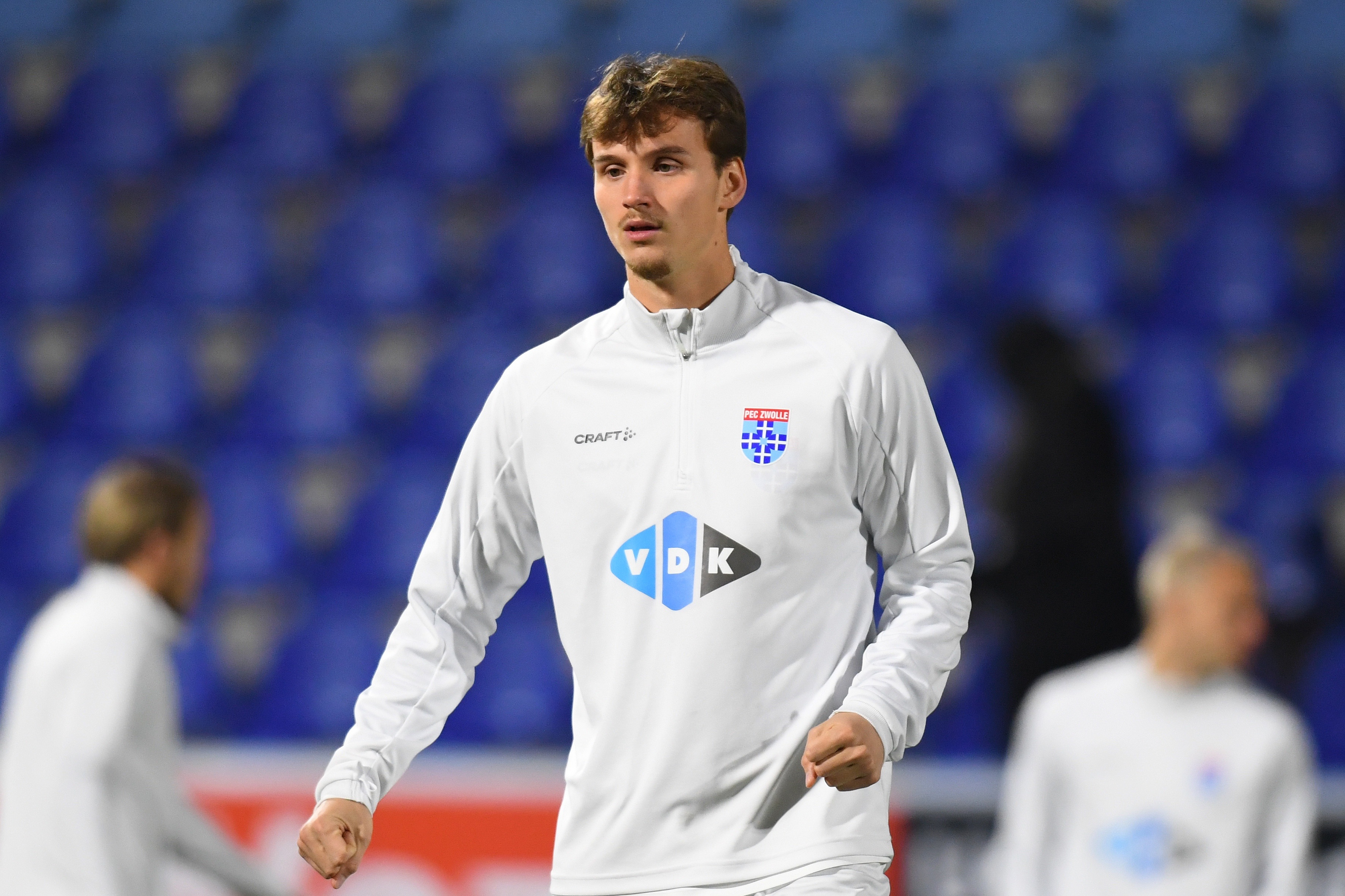 德天空：科隆敲定米堡21歲中衛范登伯格，轉會(huì )費總額1000萬(wàn)歐