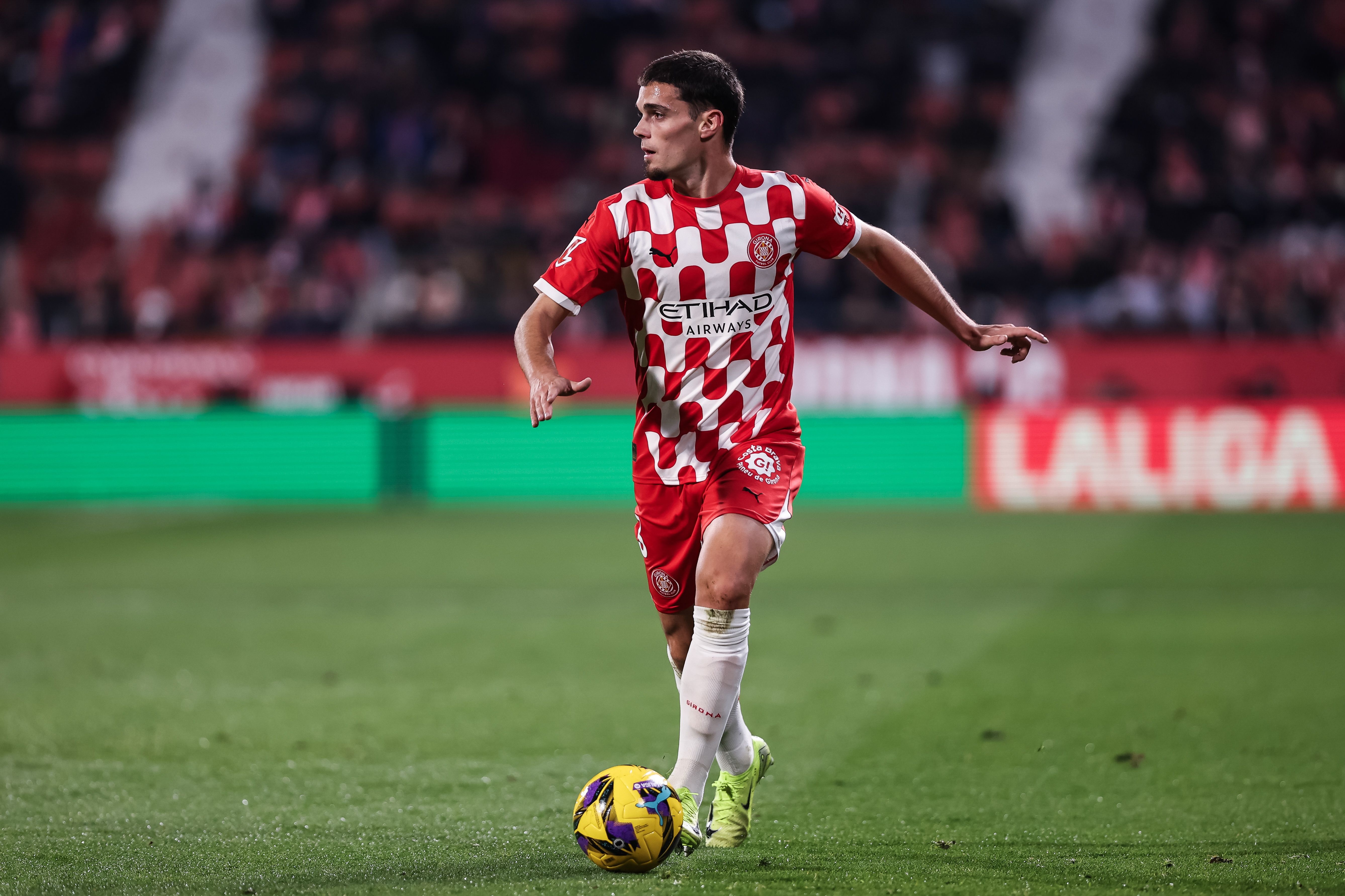 記者：那不勒斯完成古鐵雷斯轉會(huì )談判，赫羅納將收到2000萬(wàn)歐費用