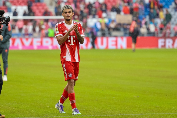 哈曼：利物浦在嘲笑拜仁，花那么多錢(qián)買(mǎi)個(gè)28歲的迪亞斯還給高薪