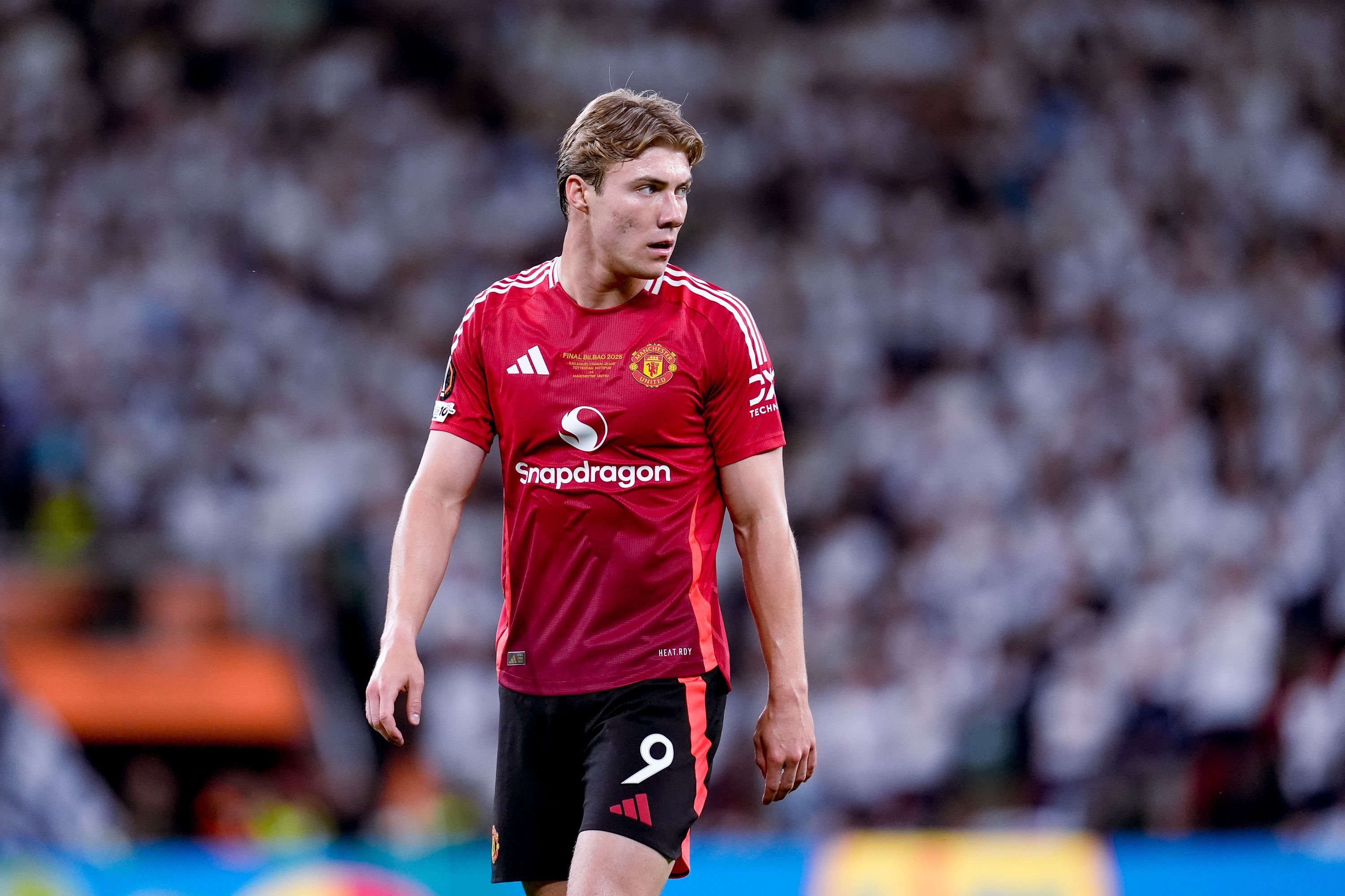 記者：米蘭尚未正式報價(jià)&霍伊倫愿轉會(huì ) 曼聯(lián)要價(jià)約5000萬(wàn)歐