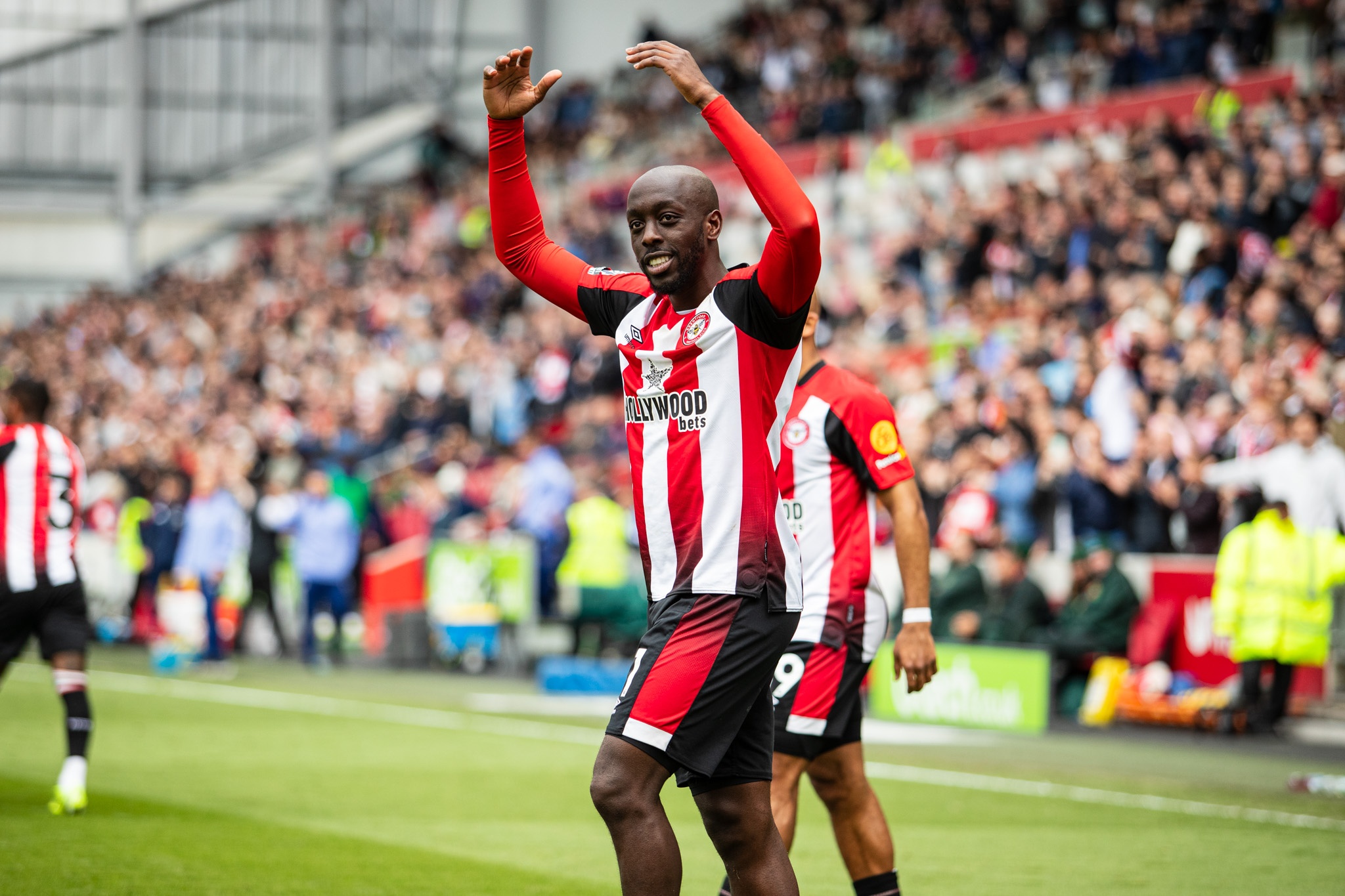 羅馬諾：紐卡計劃盡快推進(jìn)維薩交易，球員周末不會(huì )為小蜜蜂出戰