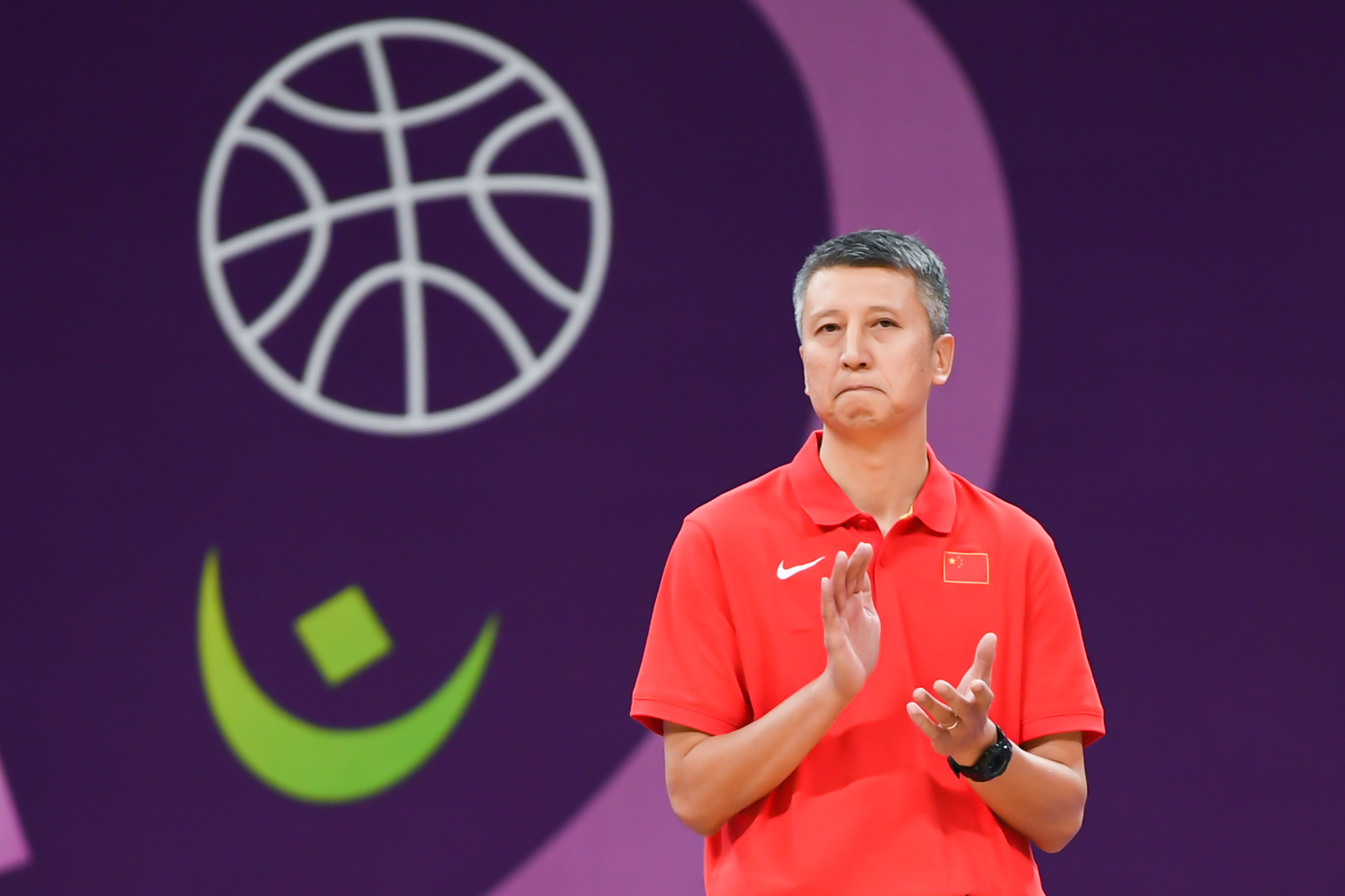 媒體人：郭士強選的12人沒(méi)帶錯任何一個(gè) 高詩(shī)巖證明了其防守價(jià)值