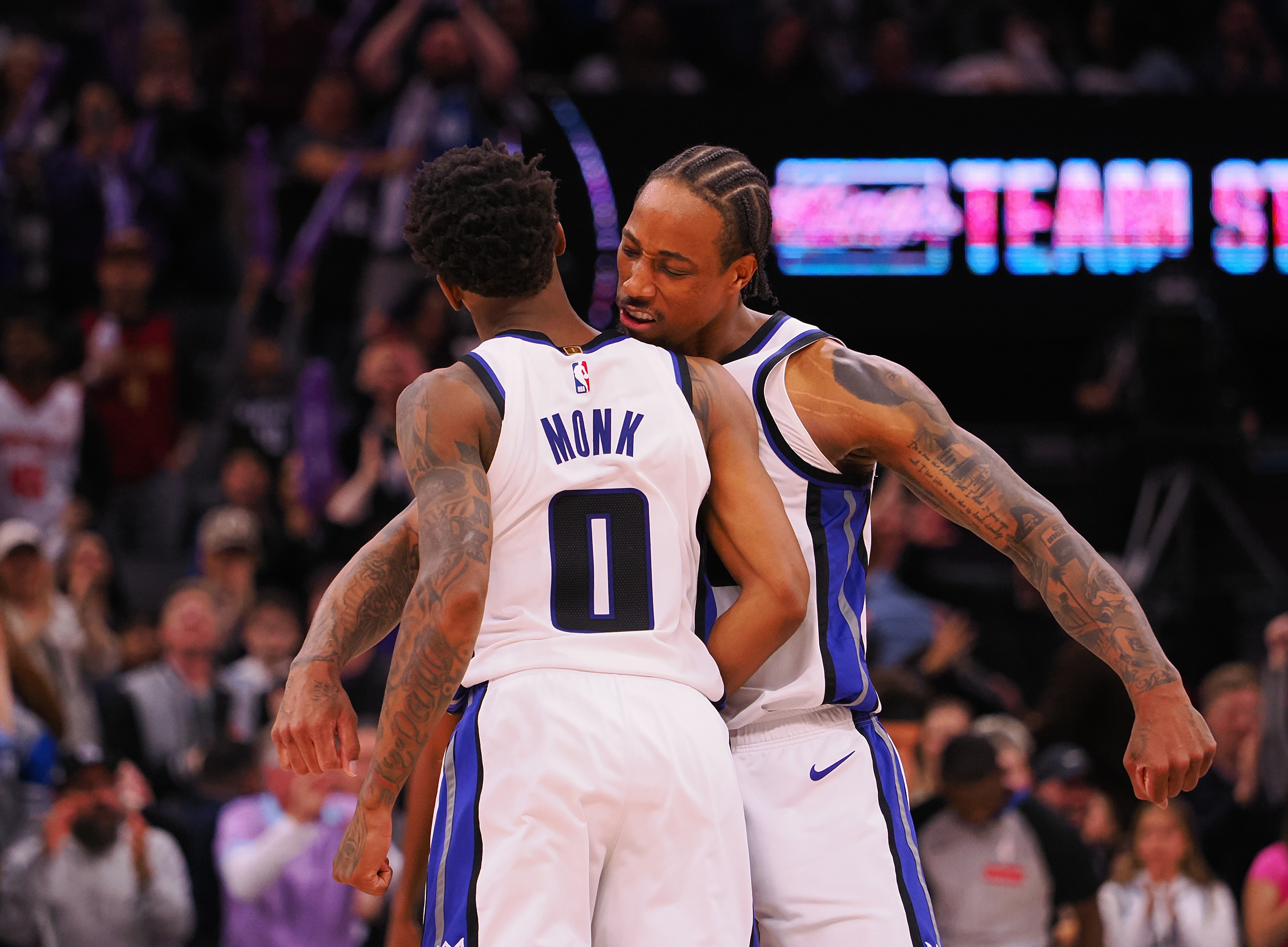 國王記者：即使能把庫明加送走 勇士也更傾向于蒙克而不是德羅贊