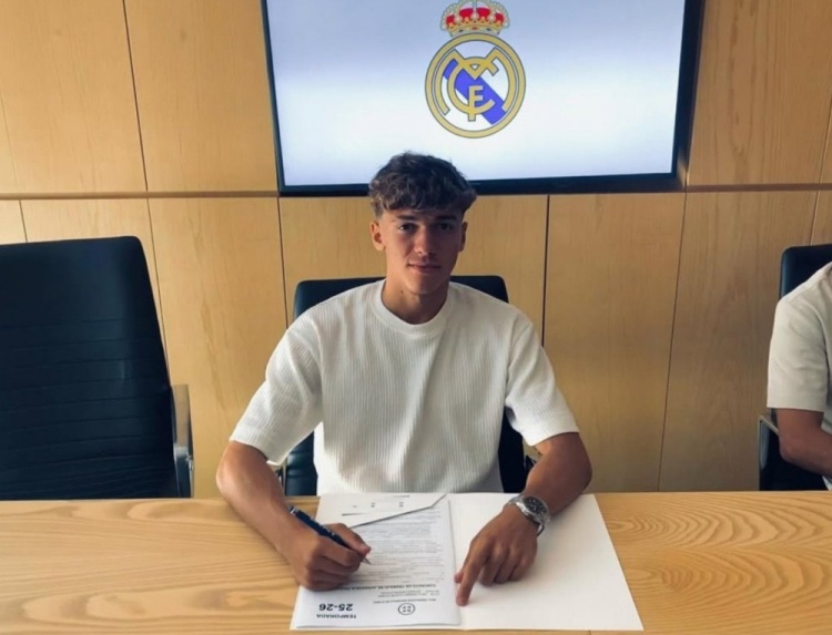 記者：皇馬滿(mǎn)意18歲中場(chǎng)皮塔奇訓練表現，球員預計入選首輪名單