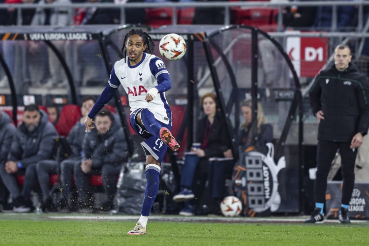 官方：熱刺與25歲后衛斯賓塞續簽長(cháng)期合同，他已為球隊出戰43次