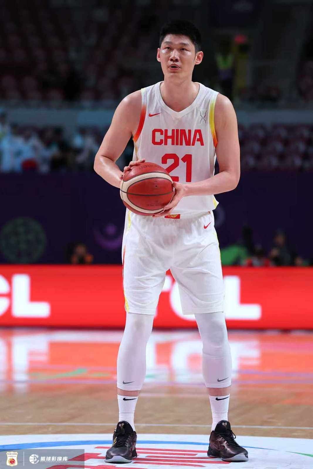 專(zhuān)心！媒體人：胡金秋在集訓期間拒絕了回家看看妻子和孩子的機會(huì )