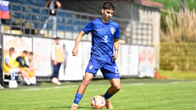 羅馬諾：國際米蘭簽下克羅地亞16歲右后衛杜耶-斯拉蒂納