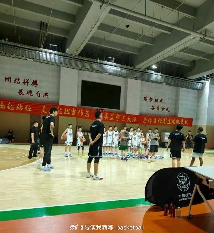 圖片來(lái)自@導演我躺哪_basketball