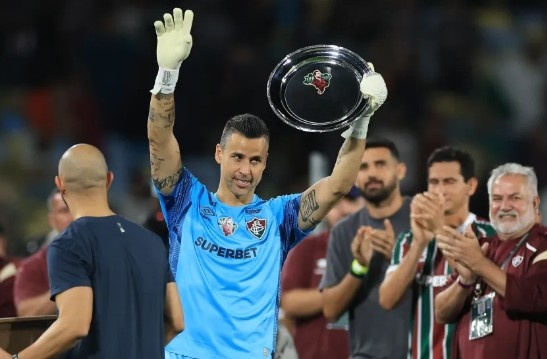 專(zhuān)家：44歲的法比奧打破了希爾頓保持的出場(chǎng)紀錄，多么偉大的成就