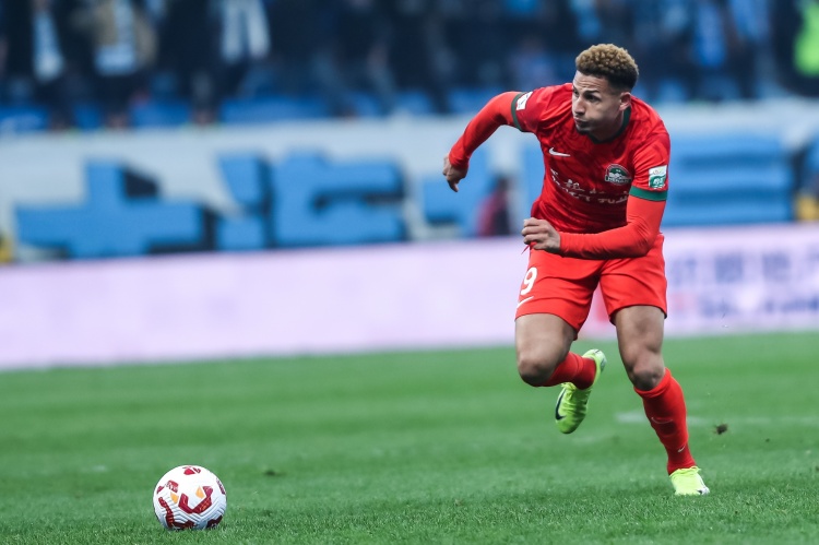 朱藝：河南外援卡多索目前是累積1黃，這不影響他參加足協(xié)杯決賽