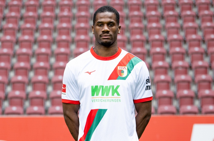 隊報：盧卡庫將傷缺至少三個(gè)月，那不勒斯考察奧格斯堡前鋒埃森德