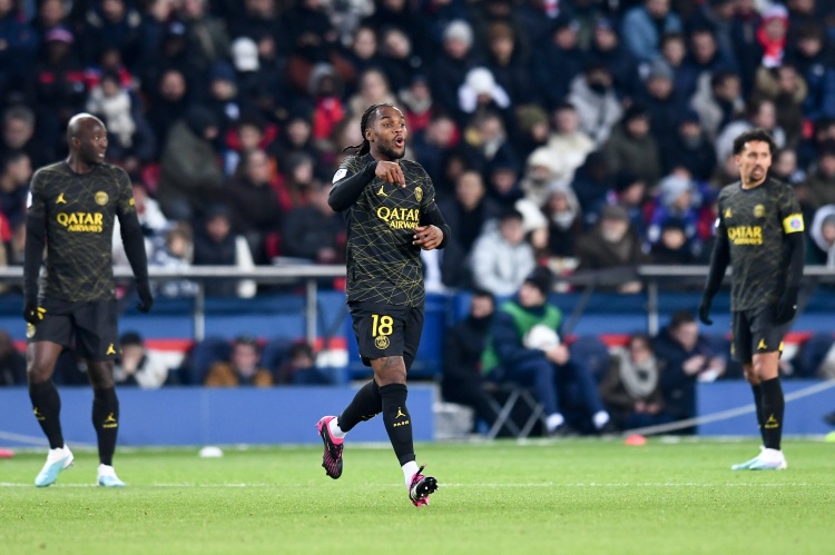 隊報：28歲巴黎中場(chǎng)桑謝斯租借加盟帕納辛納科斯，不含買(mǎi)斷條款