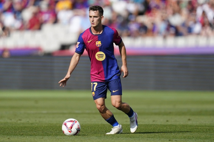 每體：多支球隊有意但卡薩多想留隊競爭，巴薩將在幾天內和他面談