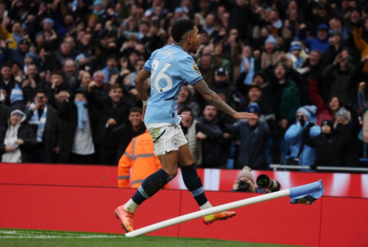 有望加盟熱刺？記者：薩維尼奧的代表仍在曼徹斯特敲定細節