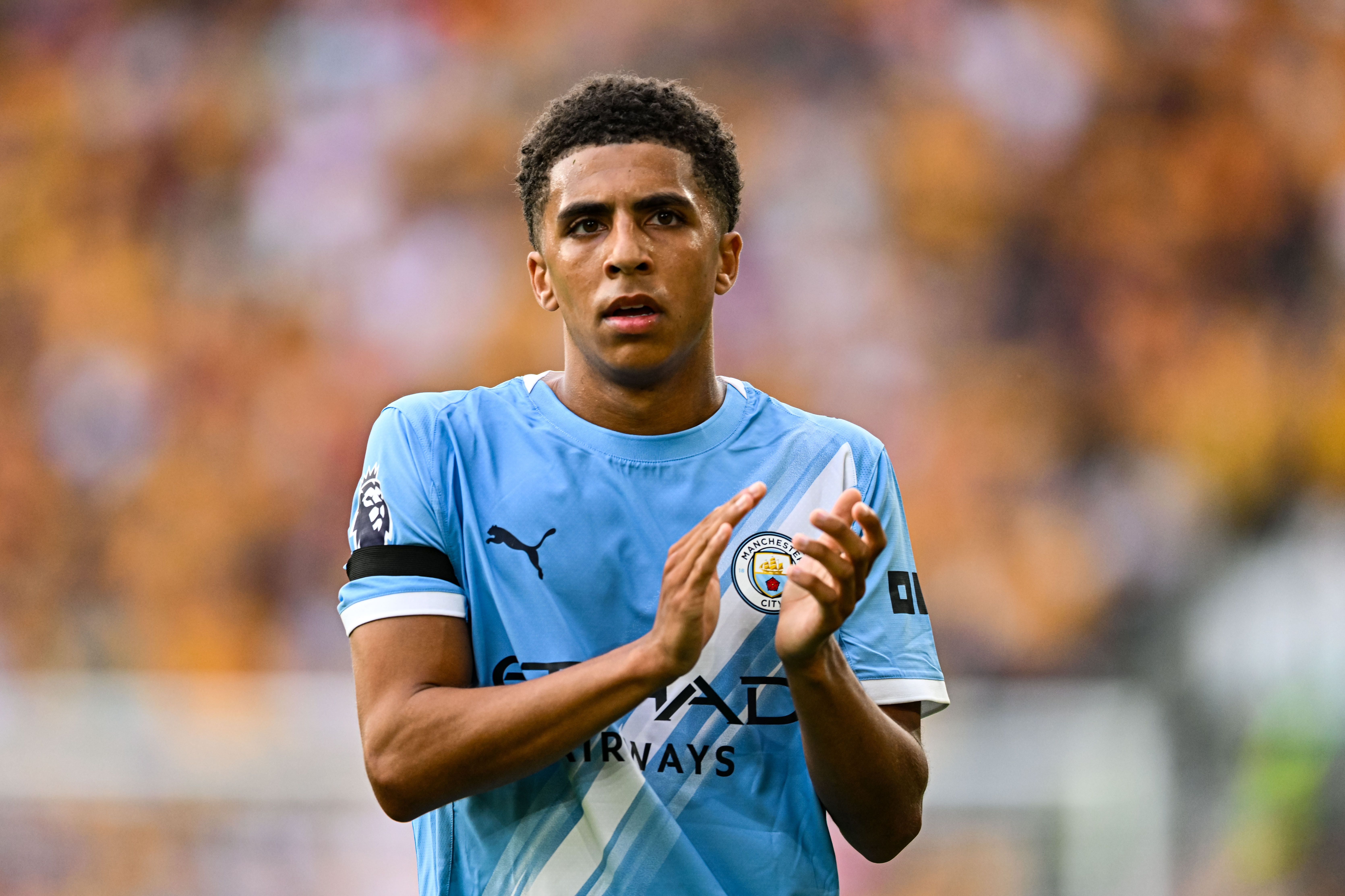 劉易斯：我位置獨特之處在于能兼顧中場(chǎng)和邊衛 今年全隊都更饑渴