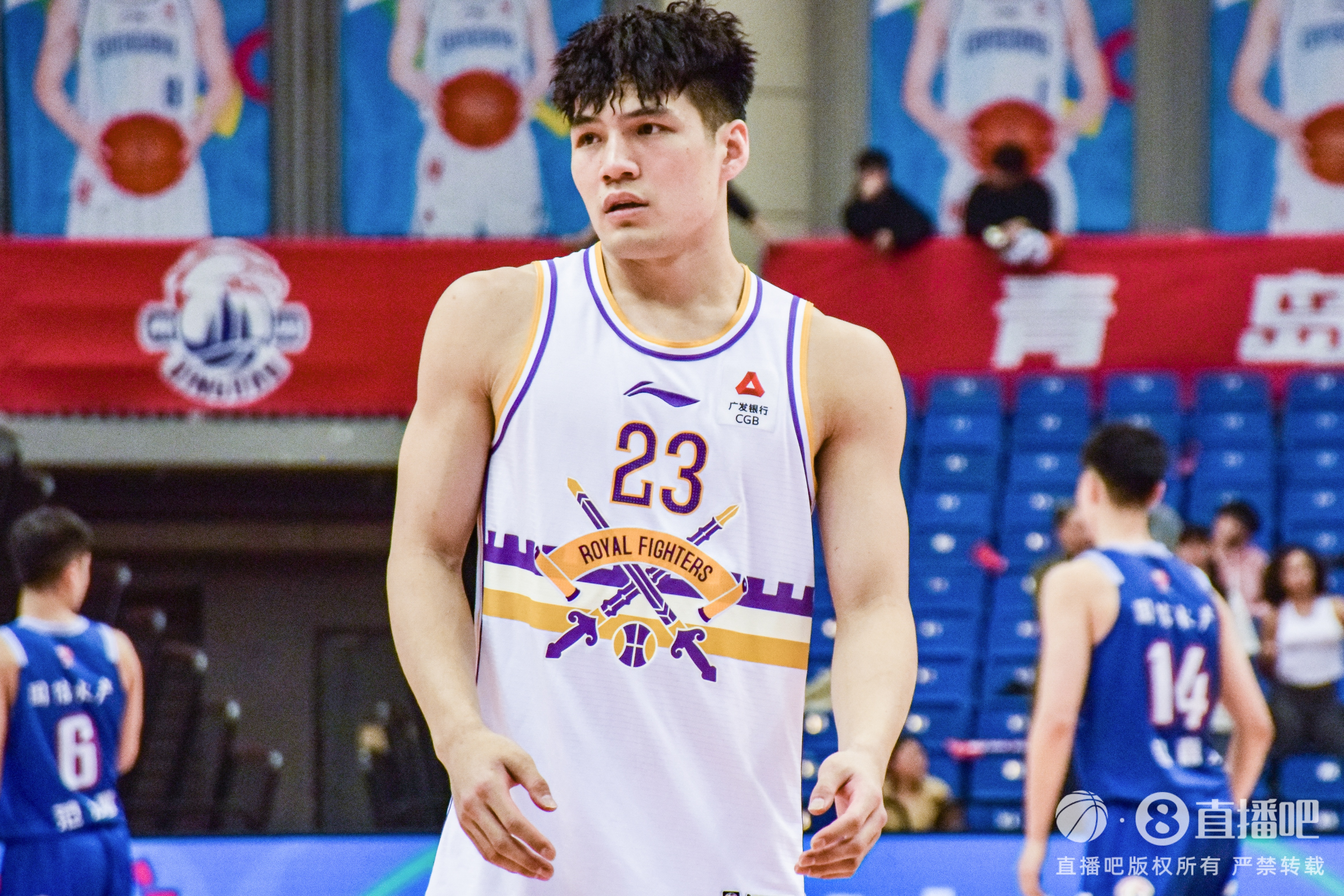 媒體人：陳國豪獲3年超級B類(lèi)合同 廣東用他換焦泊喬存在不確定性