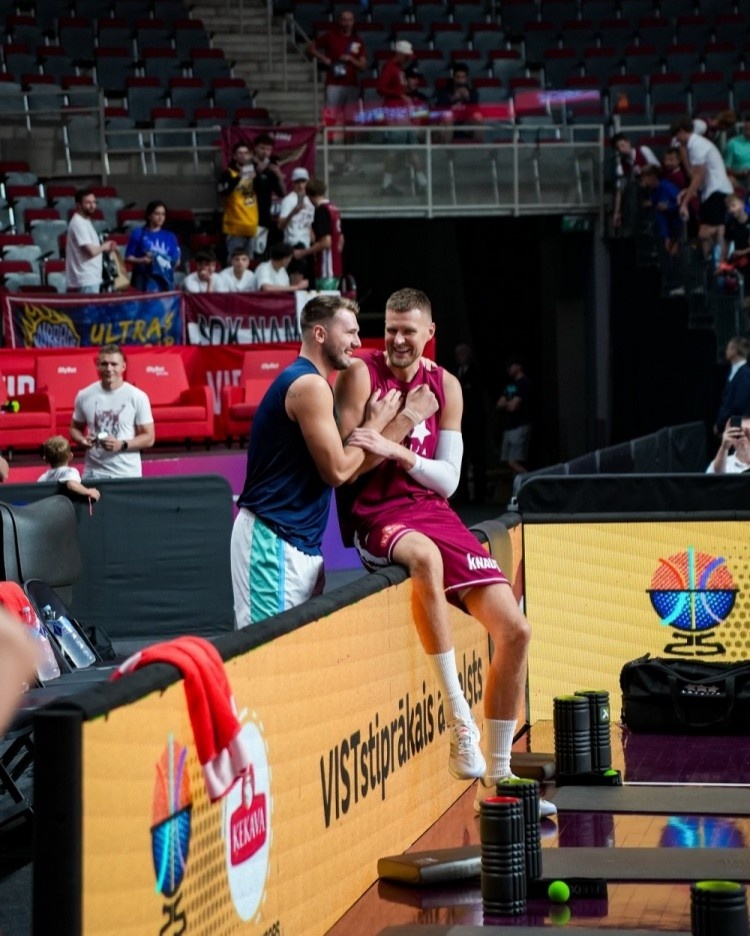 拉脫維亞籃協(xié)秘書(shū)長(cháng)：為了請東契奇出場(chǎng) 我們承擔了他們的差旅費