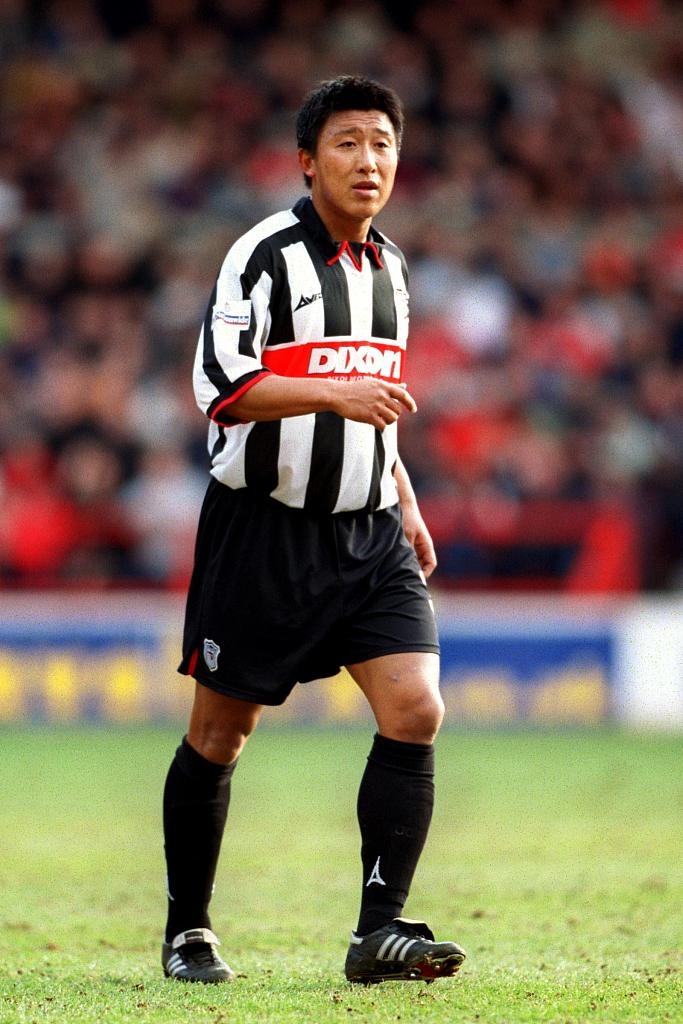 足球報：曼聯(lián)薪資總額是格林斯比96倍 張恩華曾效力格林斯比