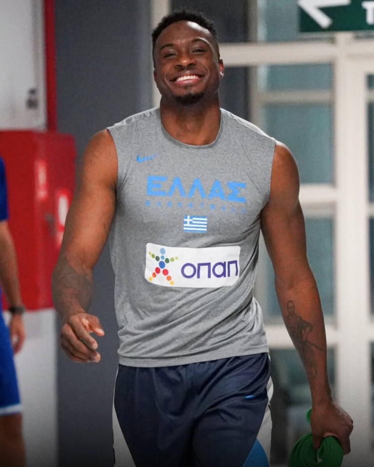 希臘主帥談字母哥哥：我不會(huì )給任何人開(kāi)后門(mén) 他帶來(lái)了極大的能量