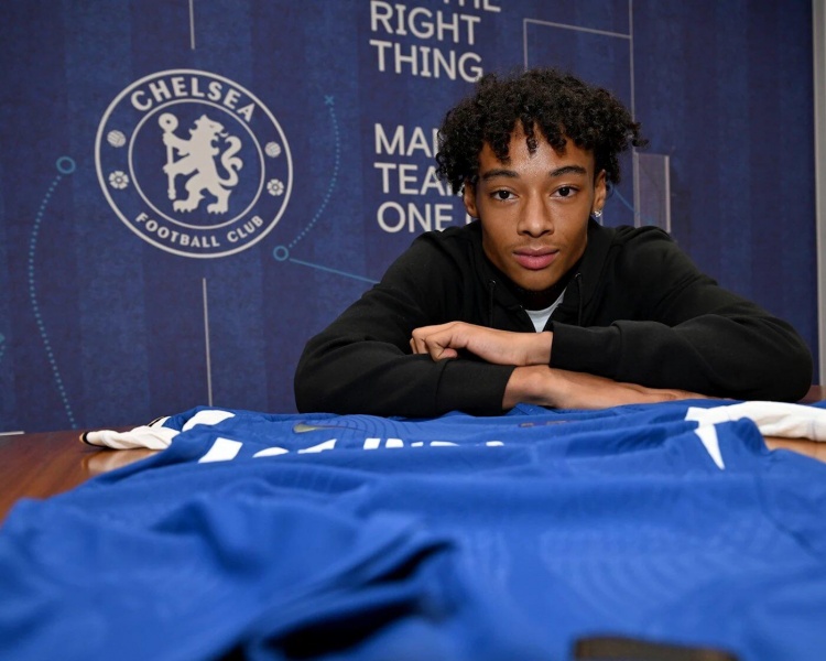 英媒：切爾西正與18歲中場(chǎng)戴爾談續約，球員合同明夏到期