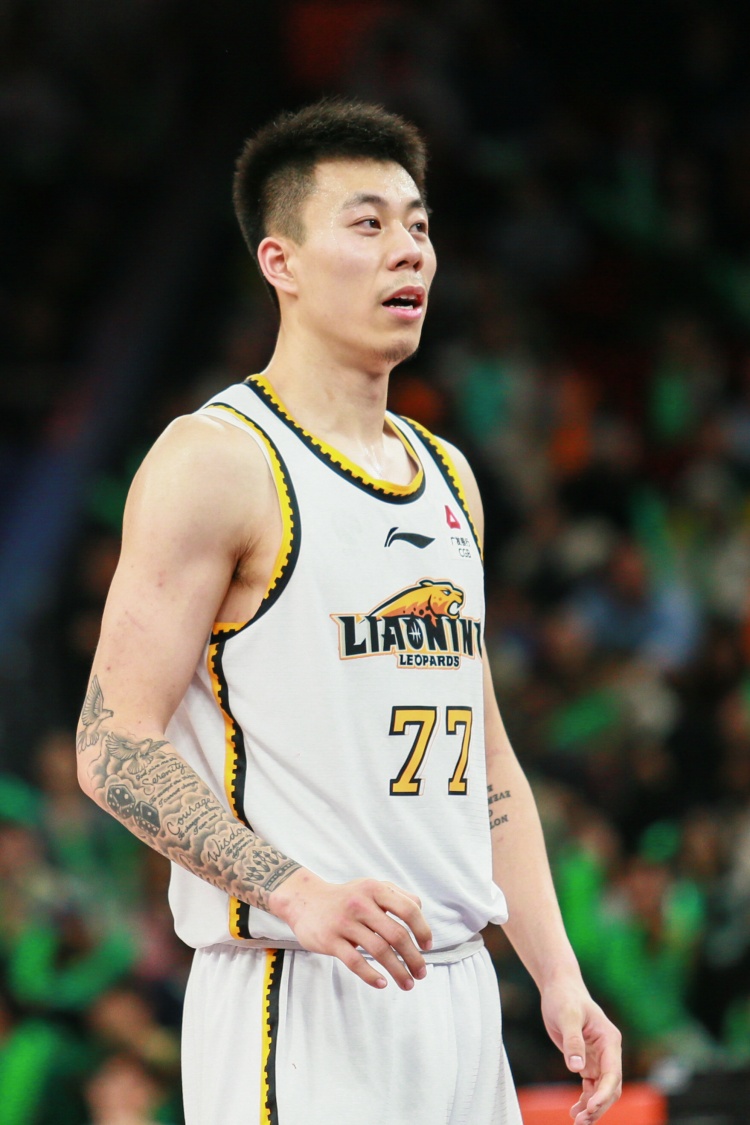 媒體人：因為CBA的合同制度完善了 球員轉會(huì )之事就顯得越來(lái)越職業(yè)