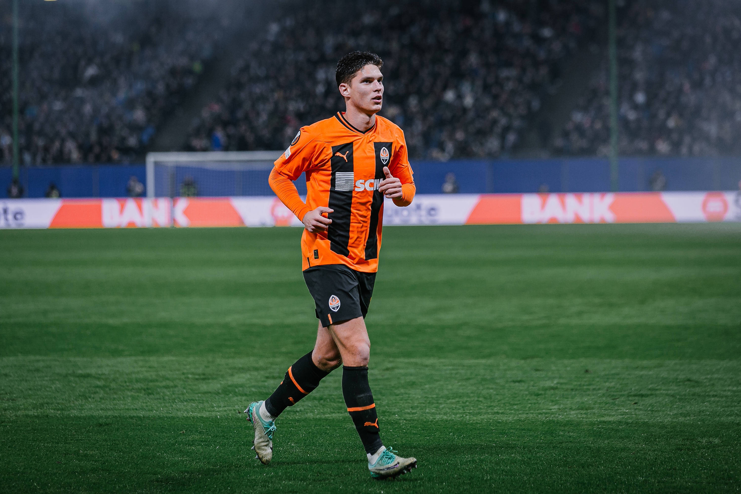 HWG！羅馬諾：礦工22歲中場(chǎng)蘇達科夫將加盟本菲卡，總價(jià)3200萬(wàn)歐